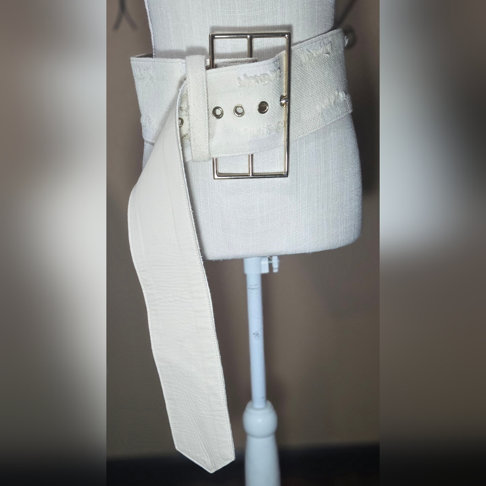 Cult Gaia Cream Wide Textured Belt‎ with Gold Buckle Size M/L - Picture 2 of 6